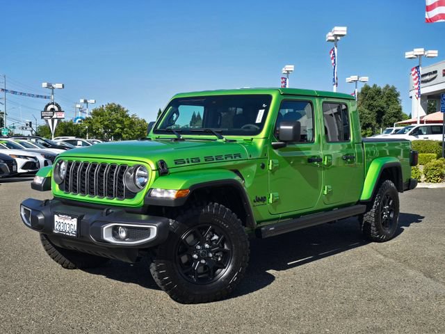 Certified 2025 Jeep Gladiator Sport AWD/4WD image 3