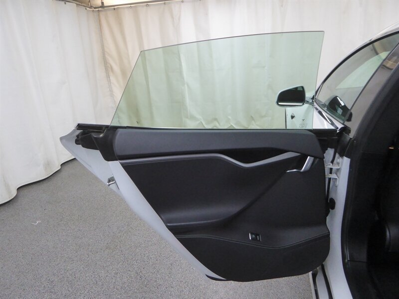 Used 2018 Tesla Model S 75D AWD/4WD image 28