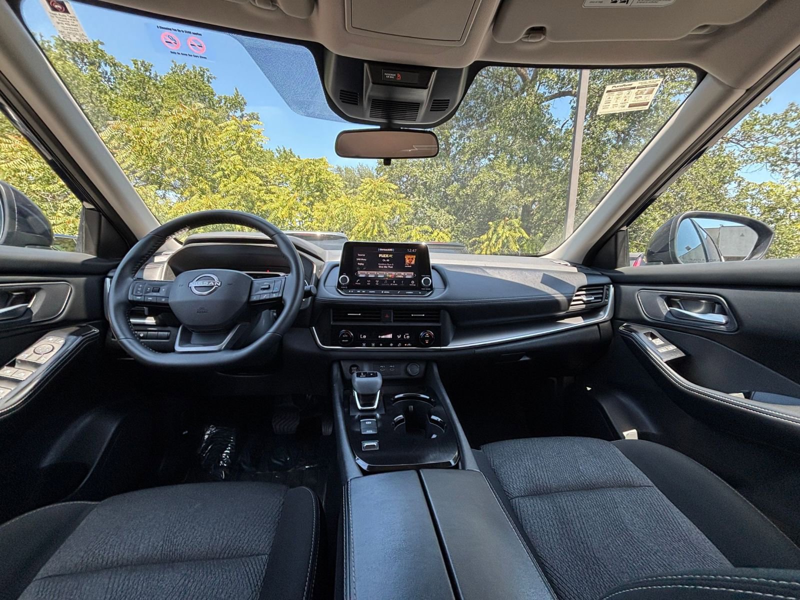 Used 2025 Nissan Rogue SV FWD image 35