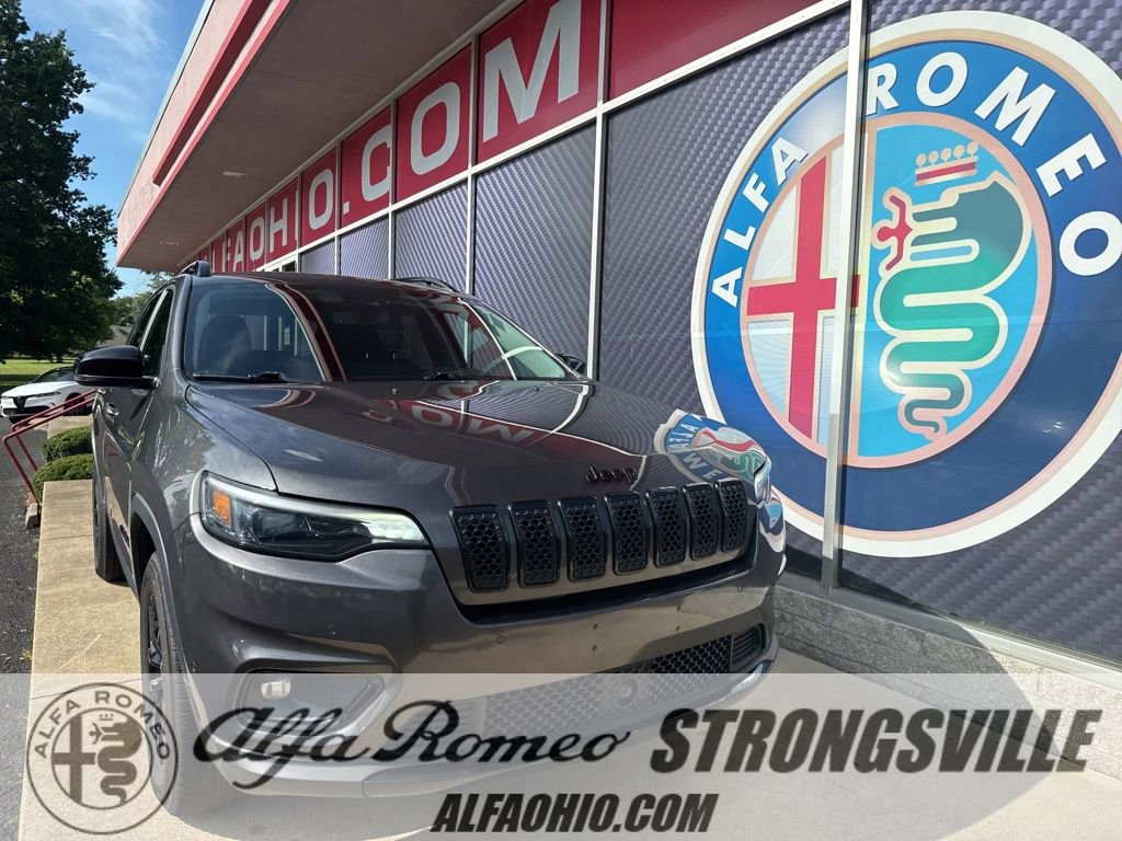 Used 2023 Jeep Cherokee Altitude Lux image 1