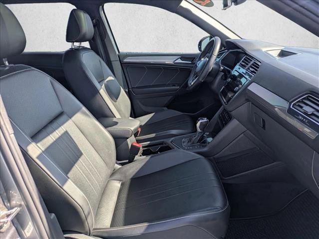 Used 2022 Volkswagen Tiguan SE R-Line image 21