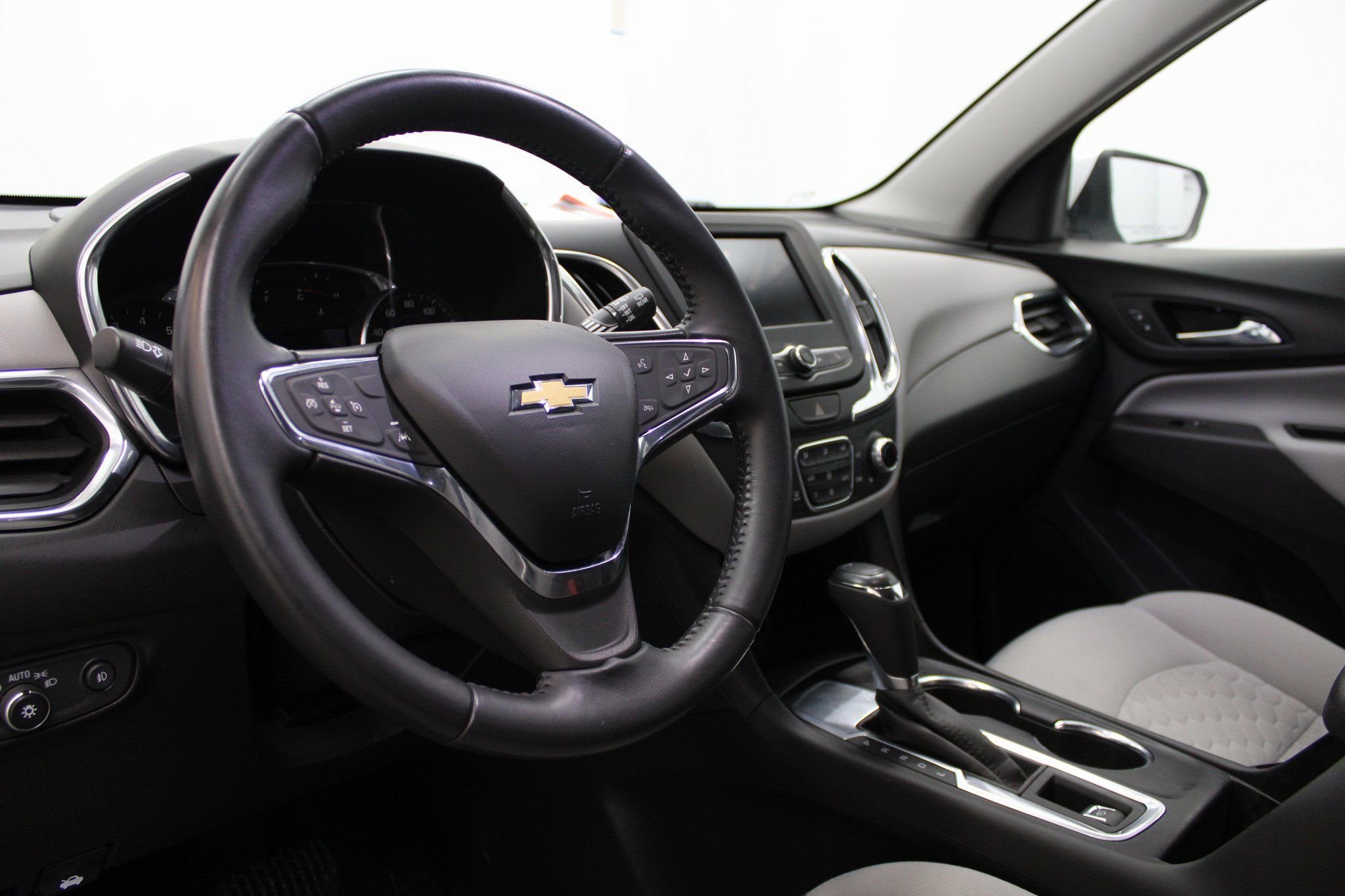 Used 2021 Chevrolet Equinox LT w/ Driver Convenience Package image 17