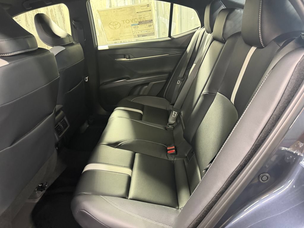 New 2026 Toyota Camry Hybrid FWD image 21