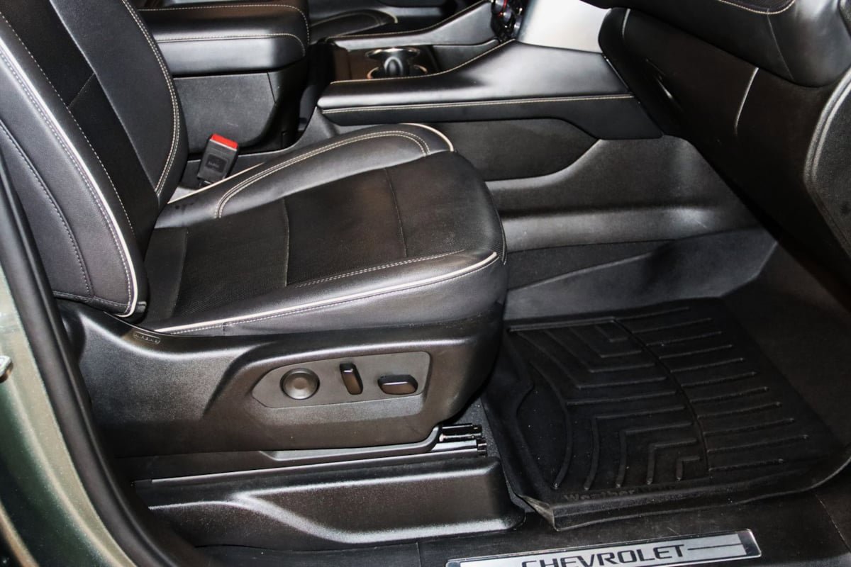 Used 2023 Chevrolet Suburban Premier AWD/4WD image 61