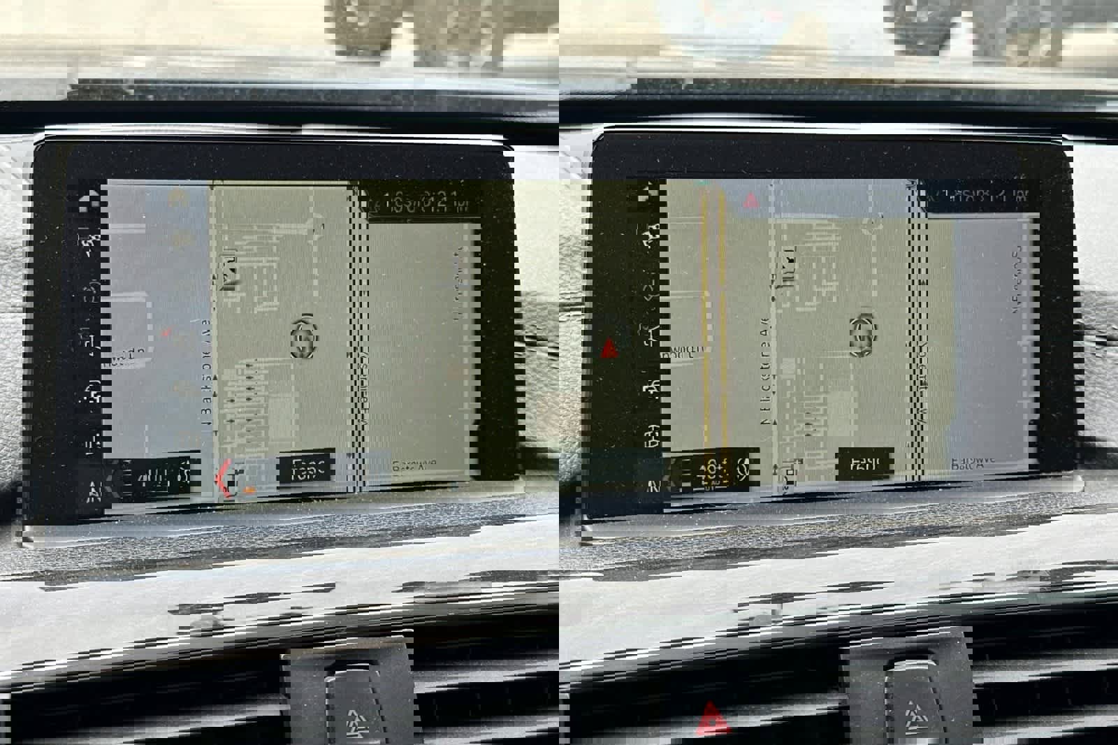 Used 2018 BMW 330e w/ Convenience Package image 19