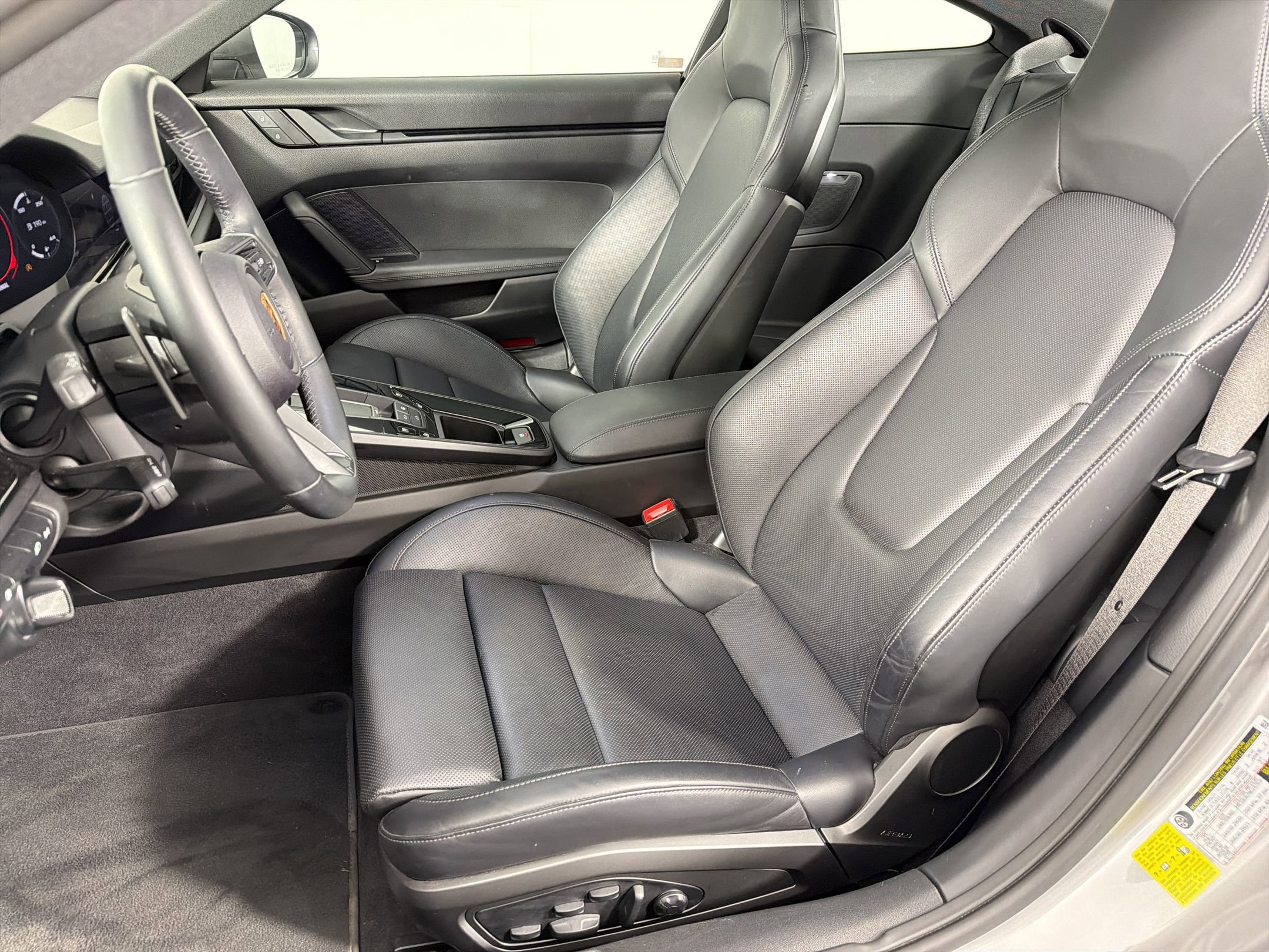 Certified 2024 Porsche 911 Carrera T RWD image 5