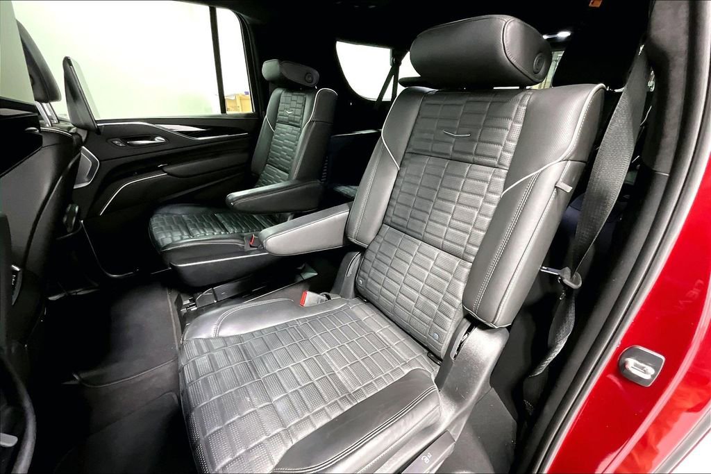 Used 2023 Cadillac Escalade ESV V image 35