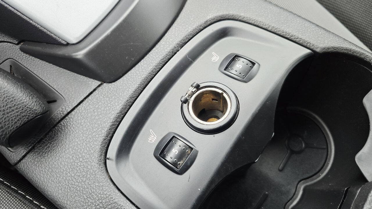 Used 2014 Ford Focus SE w/ SE Winter Package FWD image 20