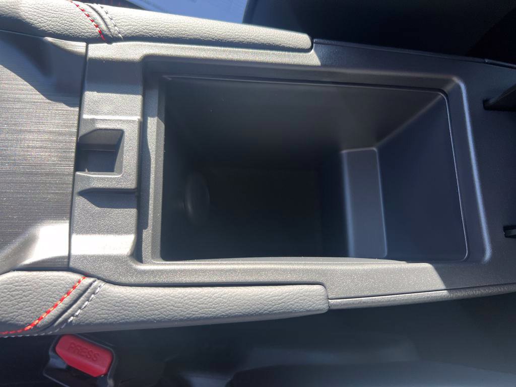 Certified 2025 Nissan Kicks SR AWD/4WD image 24