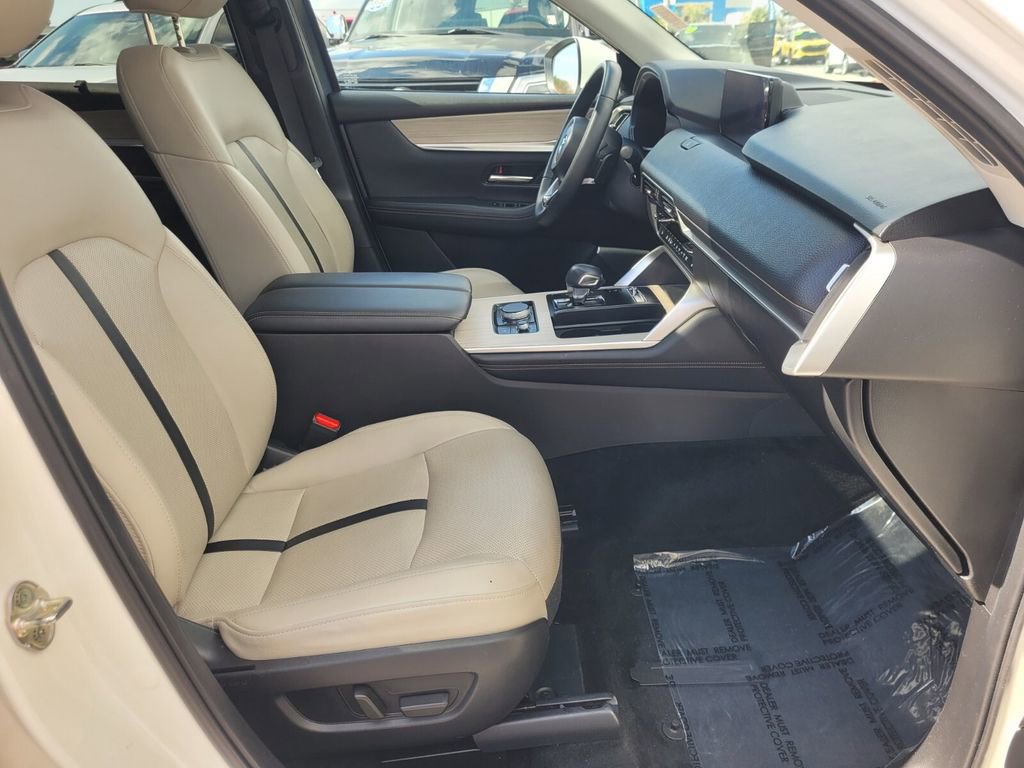 Certified 2024 MAZDA CX-90 Plug-In Hybrid w/ Preferred AWD/4WD image 17