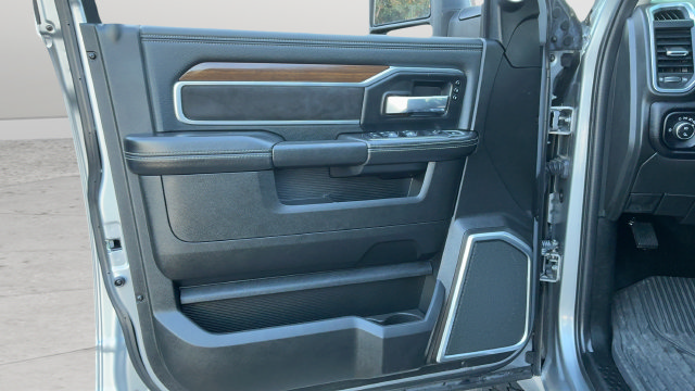 Used 2024 RAM 4500 Laramie AWD/4WD image 20