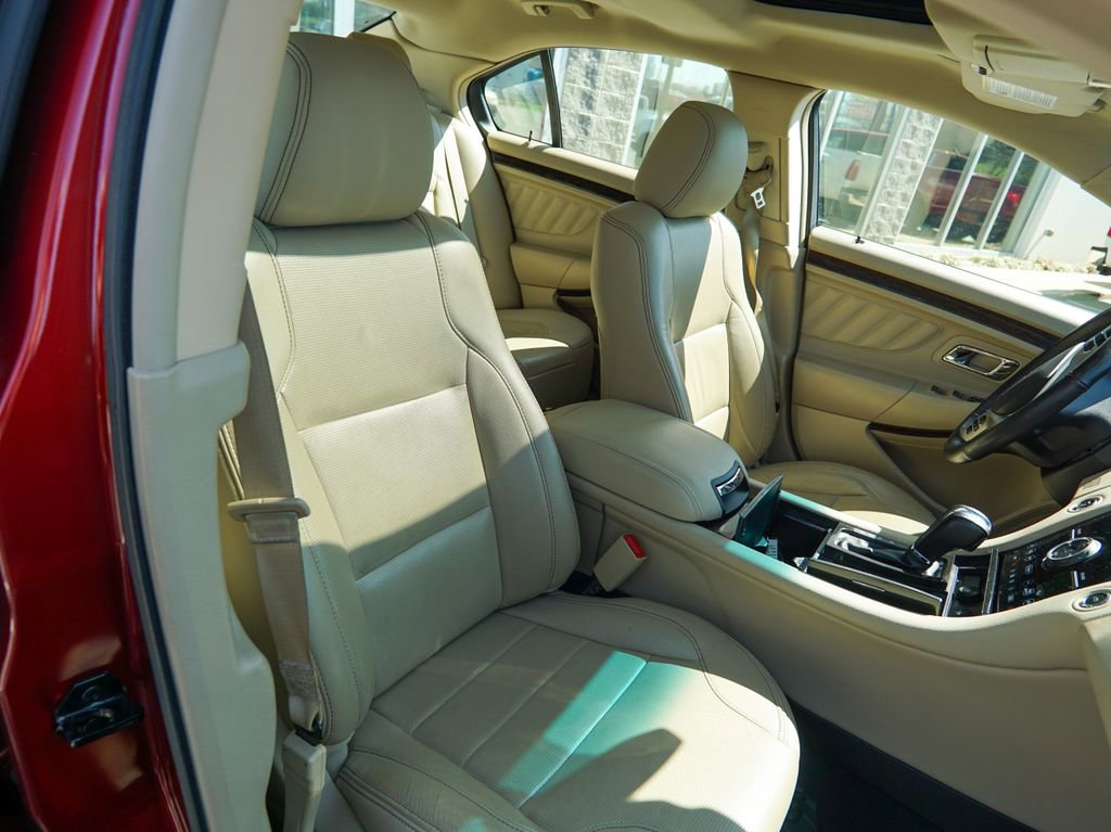 Used 2018 Ford Taurus Limited image 30