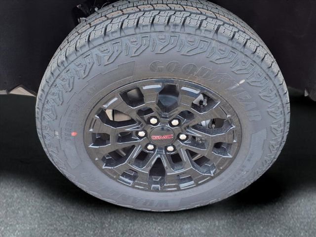 New 2025 GMC Canyon Elevation w/ Convenience Package image 27