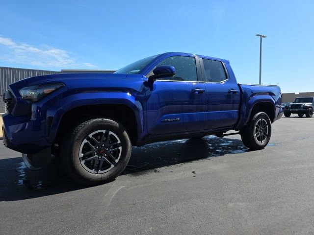 Certified 2025 Toyota Tacoma TRD Sport image 3