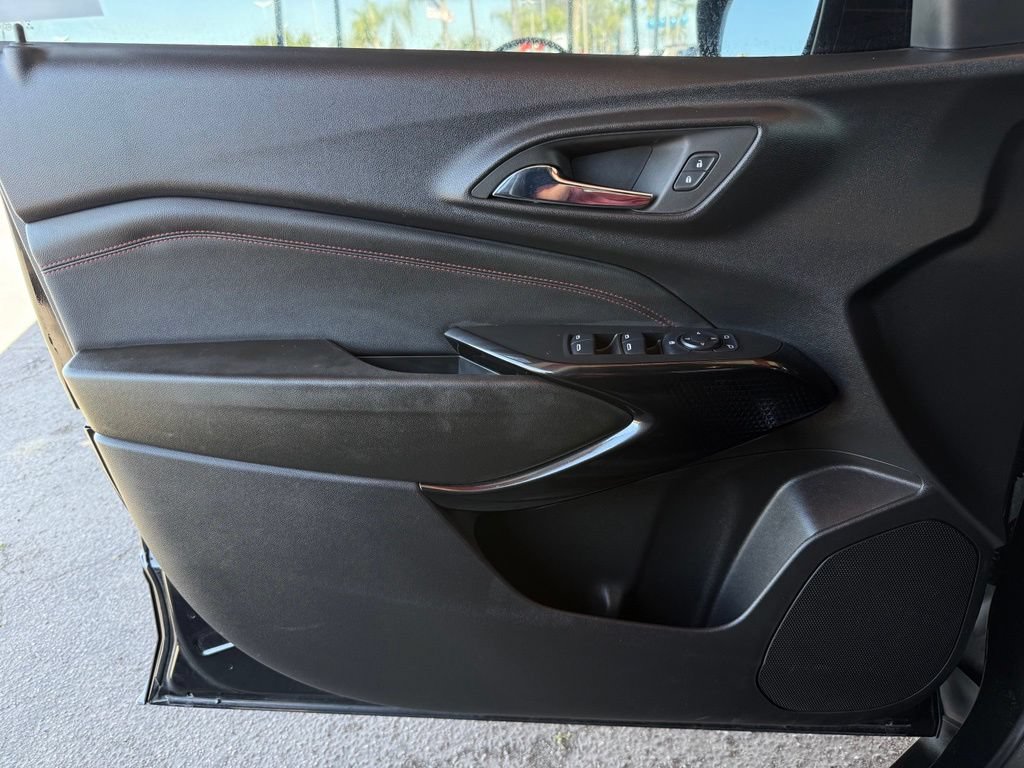 Used 2024 Chevrolet Trax RS FWD image 19