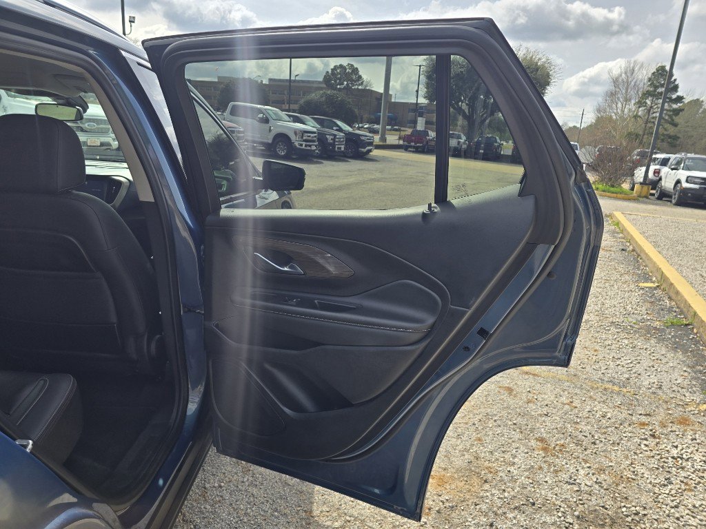 Used 2024 GMC Terrain Denali image 18