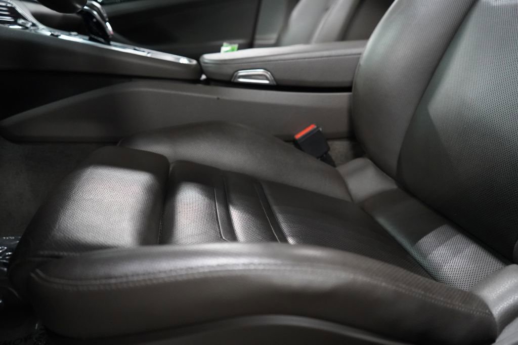 Used 2020 Porsche Panamera RWD image 10