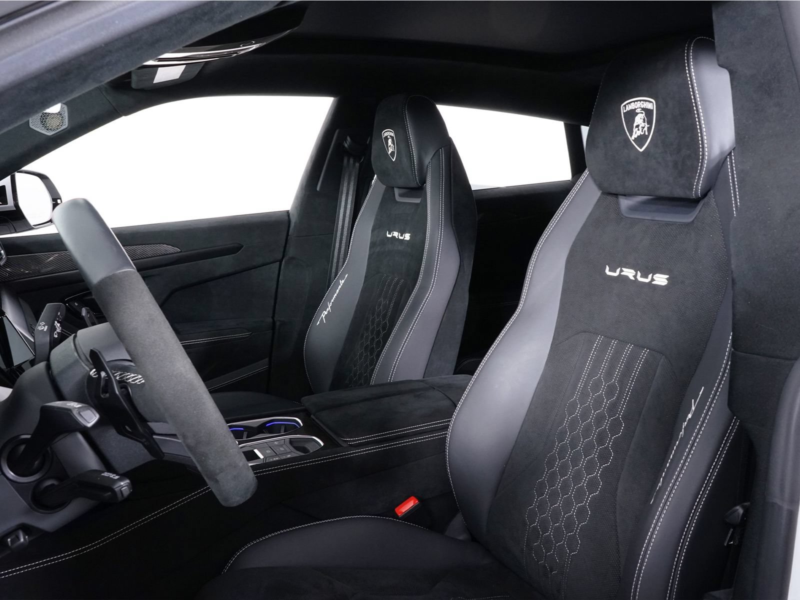 Used 2023 Lamborghini Urus Performante AWD/4WD image 25