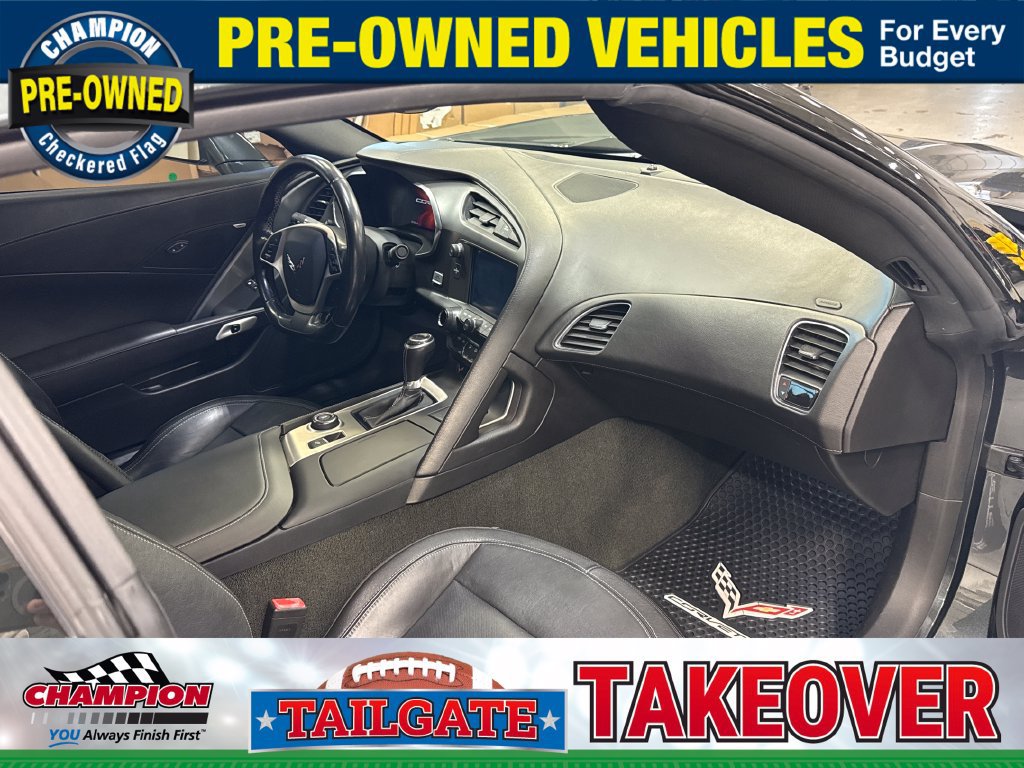 Used 2019 Chevrolet Corvette Stingray Coupe w/ 1LT RWD image 23