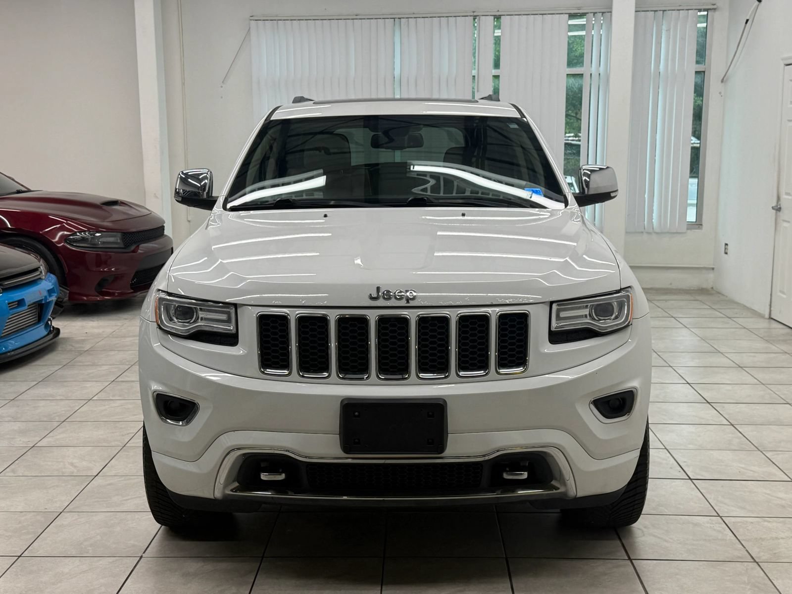Used 2015 Jeep Grand Cherokee Overland AWD/4WD image 2