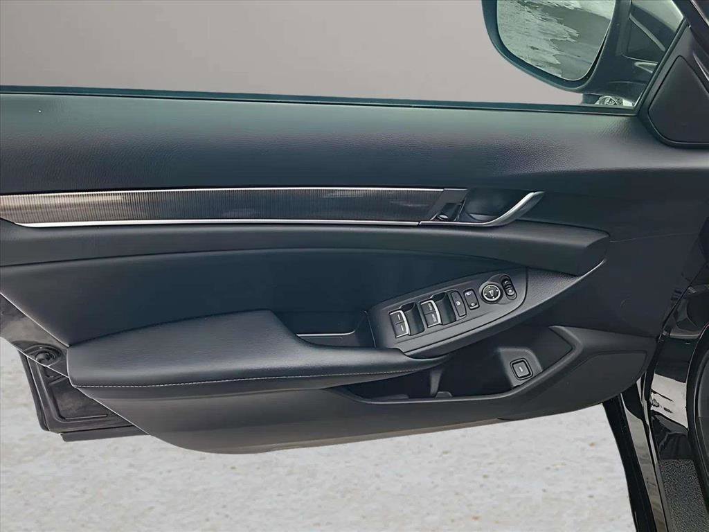 Used 2018 Honda Accord Sport image 20