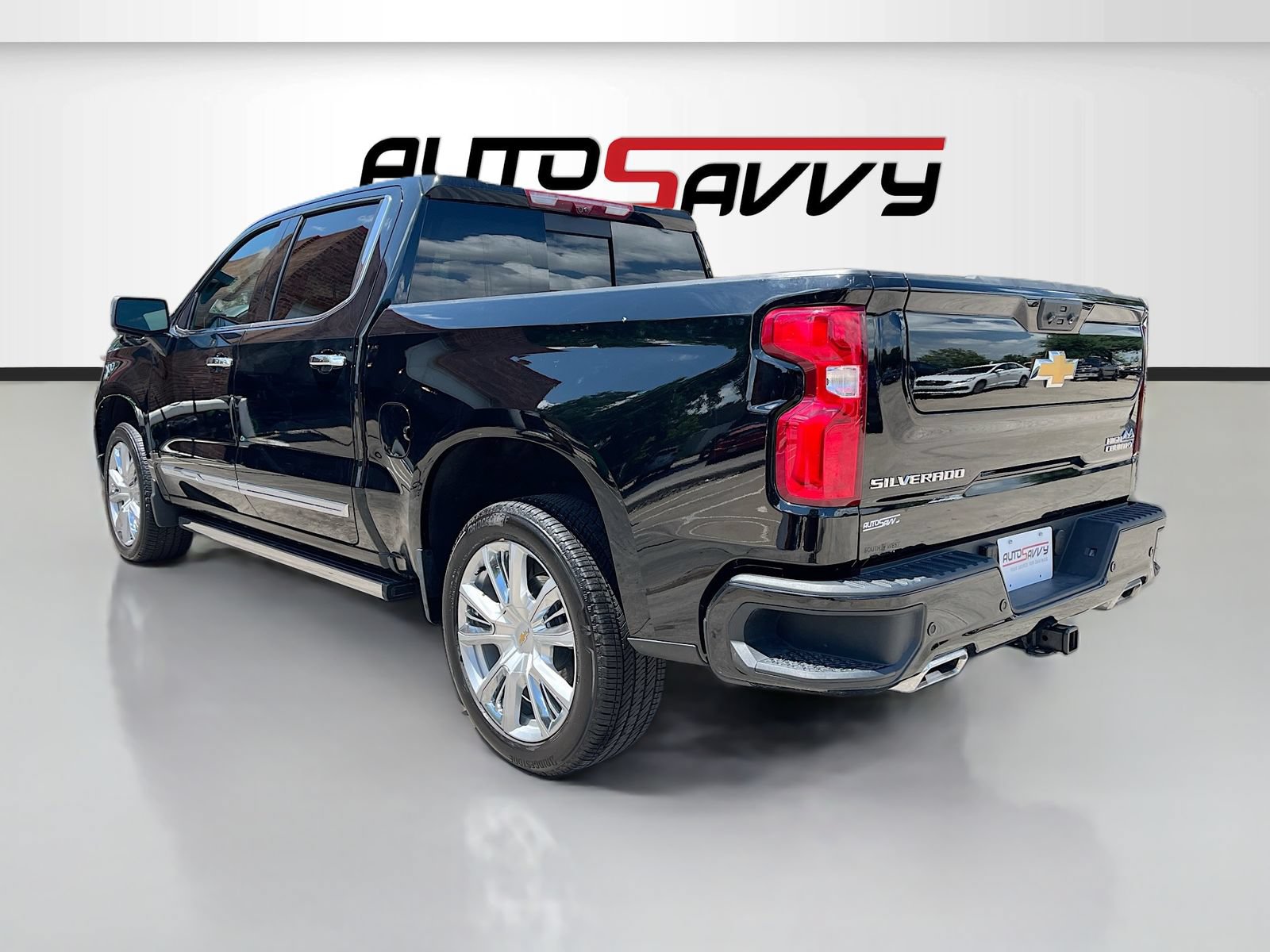 Used 2025 Chevrolet Silverado 1500 High Country AWD/4WD image 5