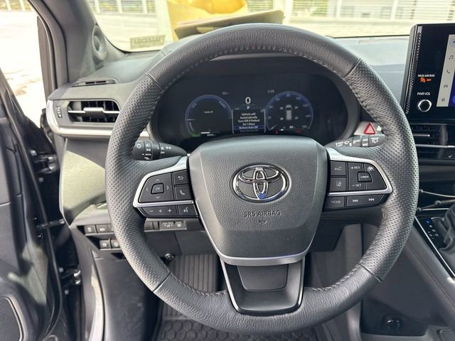 Used 2025 Toyota Sienna Platinum FWD image 14