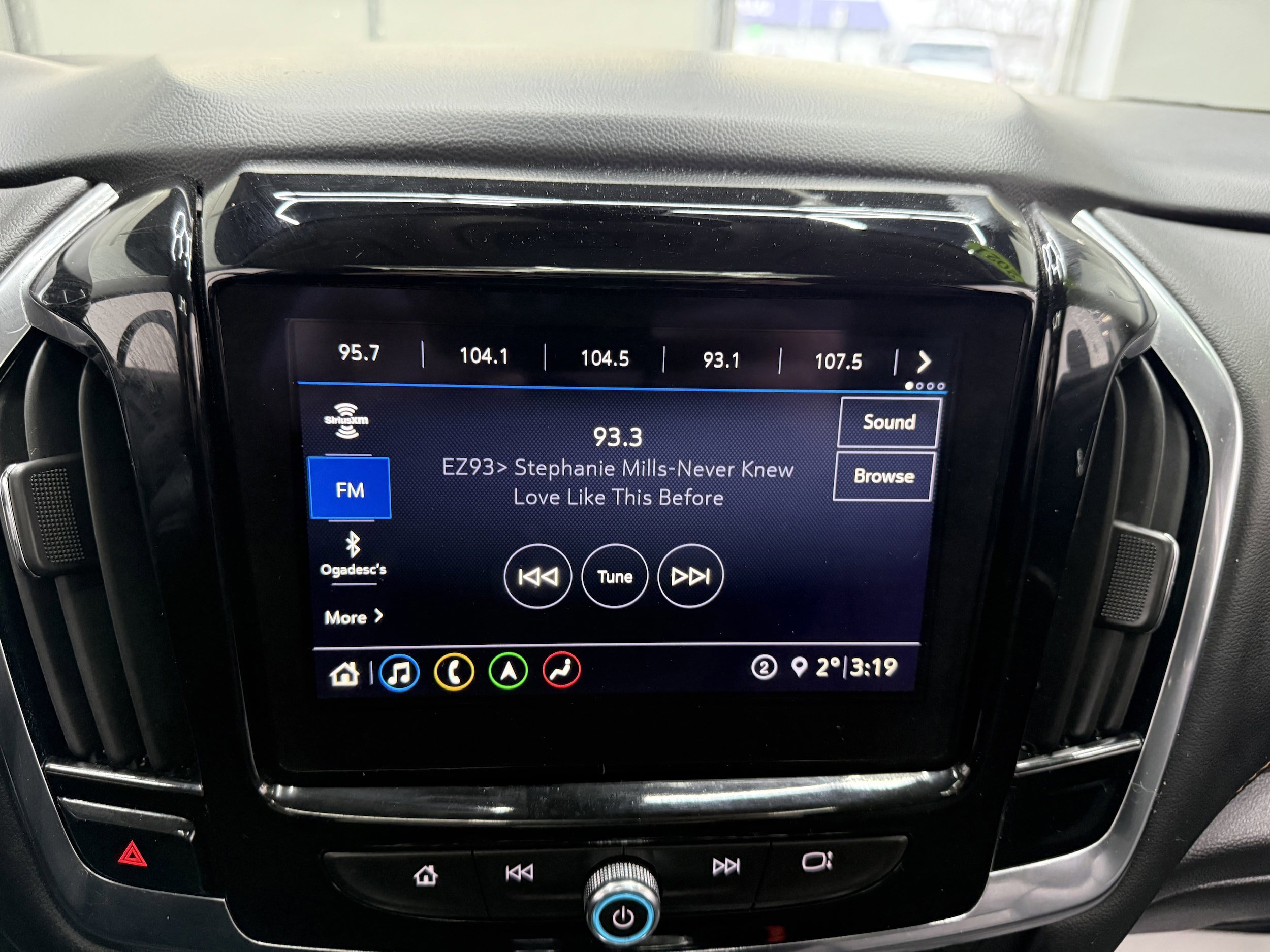 Used 2021 Chevrolet Traverse Premier w/ Redline Edition AWD/4WD image 19