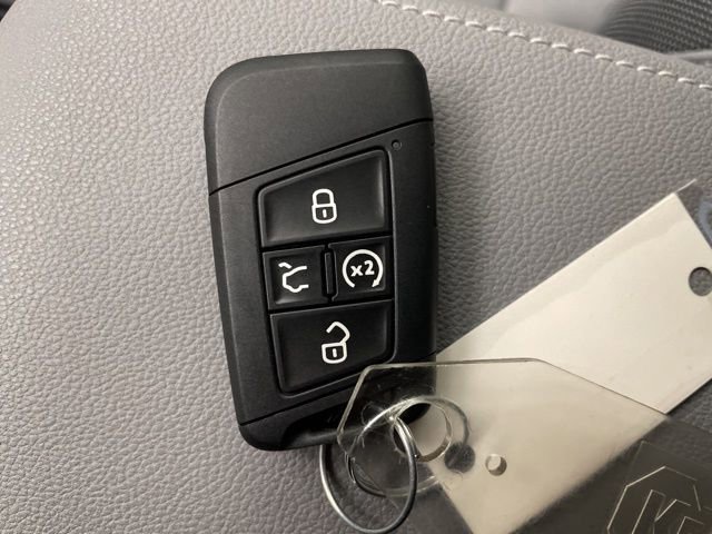 Used 2024 Volkswagen Taos SE w/ Black Wheel Plus Package image 21