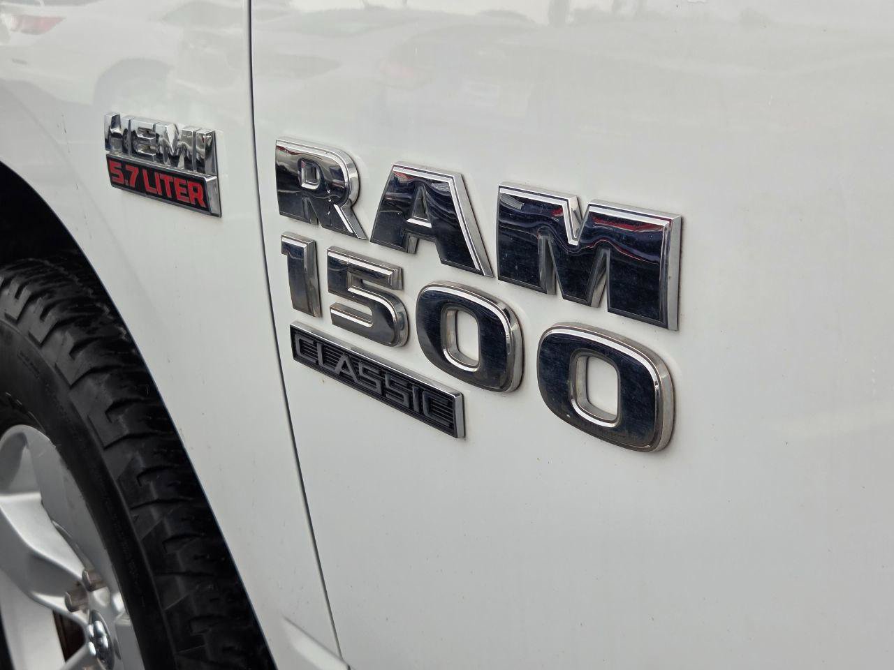 Used 2020 RAM 1500 Classic SLT w/ Luxury Group RWD image 10