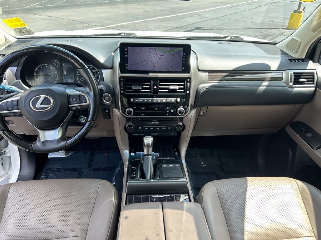 Used 2022 Lexus GX 460 Luxury w/ Sport Design Package AWD/4WD image 12
