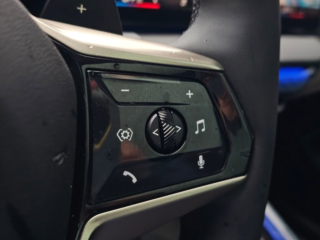 Used 2025 BMW X3 xDrive30i image 28