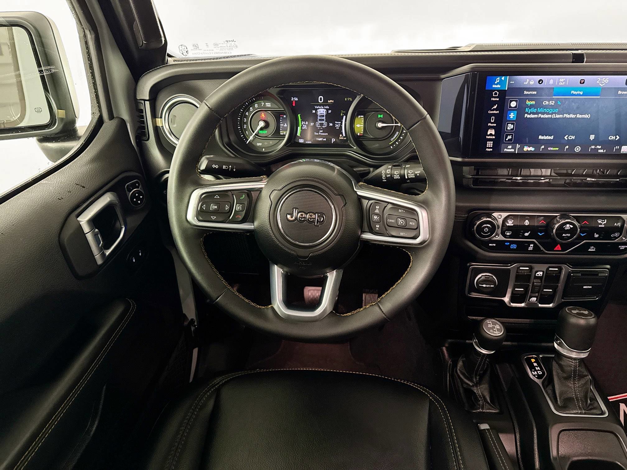 Used 2024 Jeep Wrangler Sahara image 19