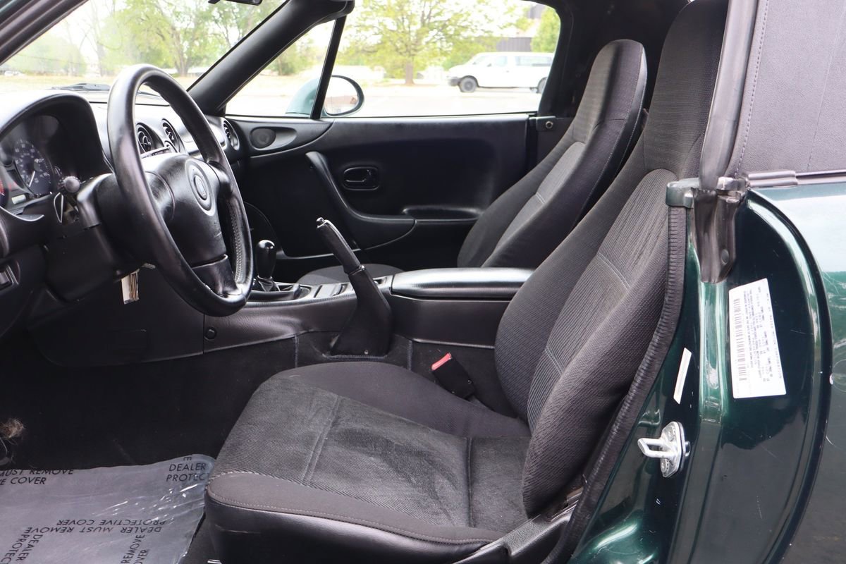 Used 1999 MAZDA MX-5 Miata RWD image 17