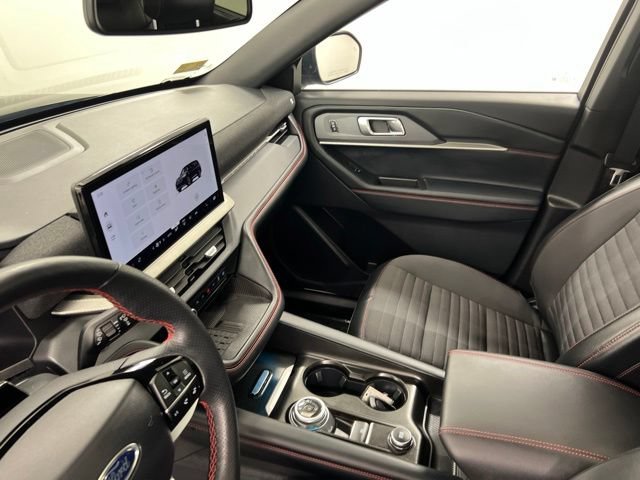 Used 2025 Ford Explorer ST-Line w/ Premium Package AWD/4WD image 22