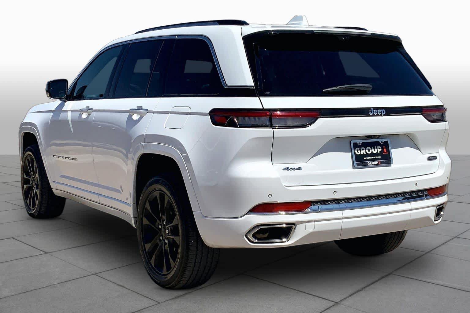 Used 2022 Jeep Grand Cherokee Overland w/ Adv Protech Group III AWD/4WD image 12