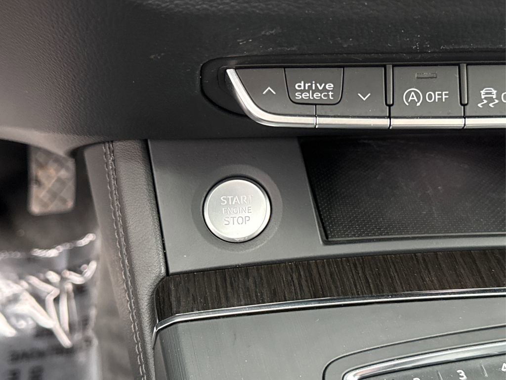 Used 2019 Audi Q5 Prestige w/ Prestige Package image 35