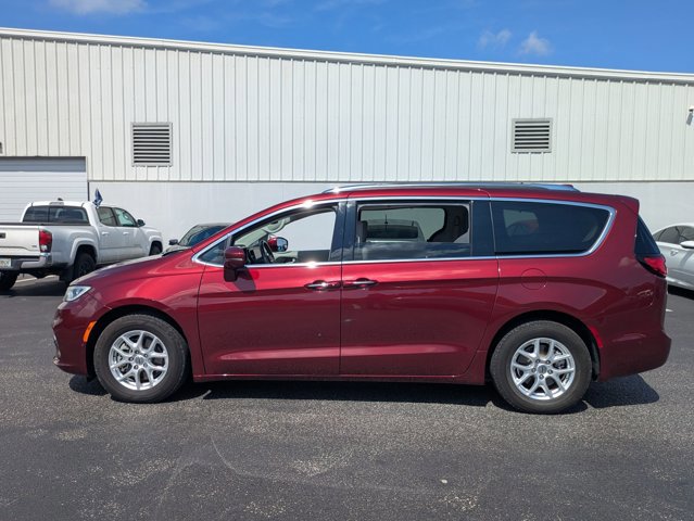 Used 2021 Chrysler Pacifica Touring-L w/ Premium & Safety Sphere Group FWD image 8