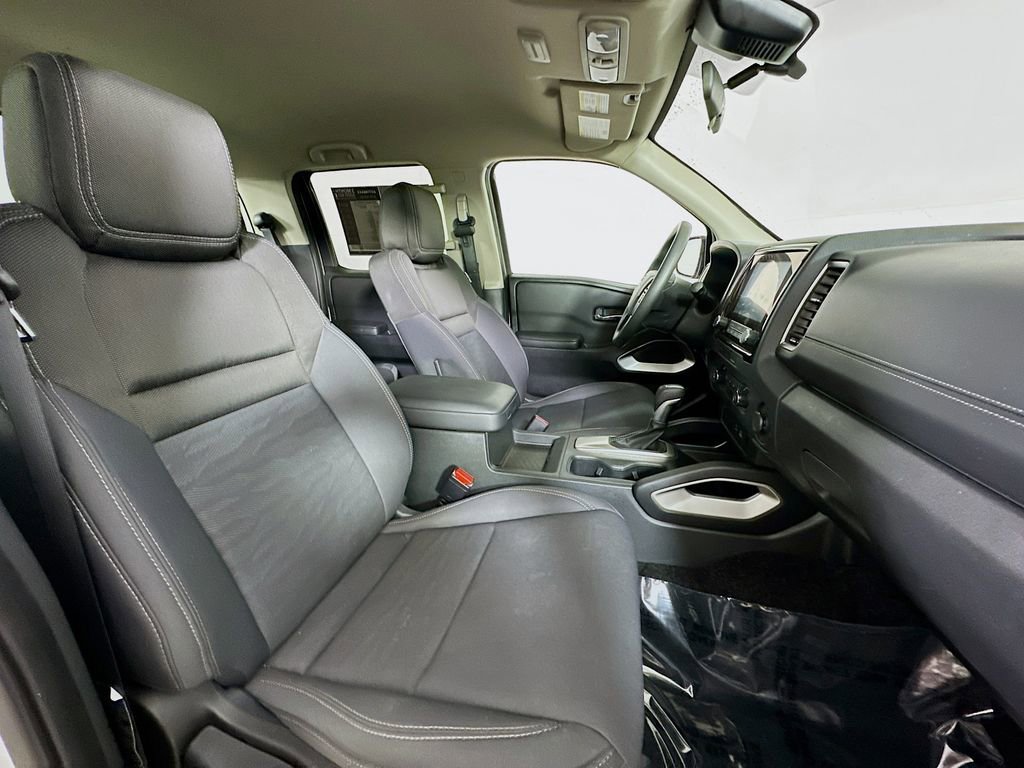 Used 2023 Nissan Frontier SV RWD image 12