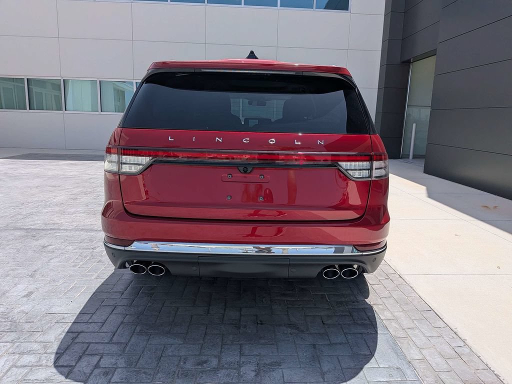 Certified 2025 Lincoln Aviator Reserve w/ Luxury Package AWD/4WD image 5