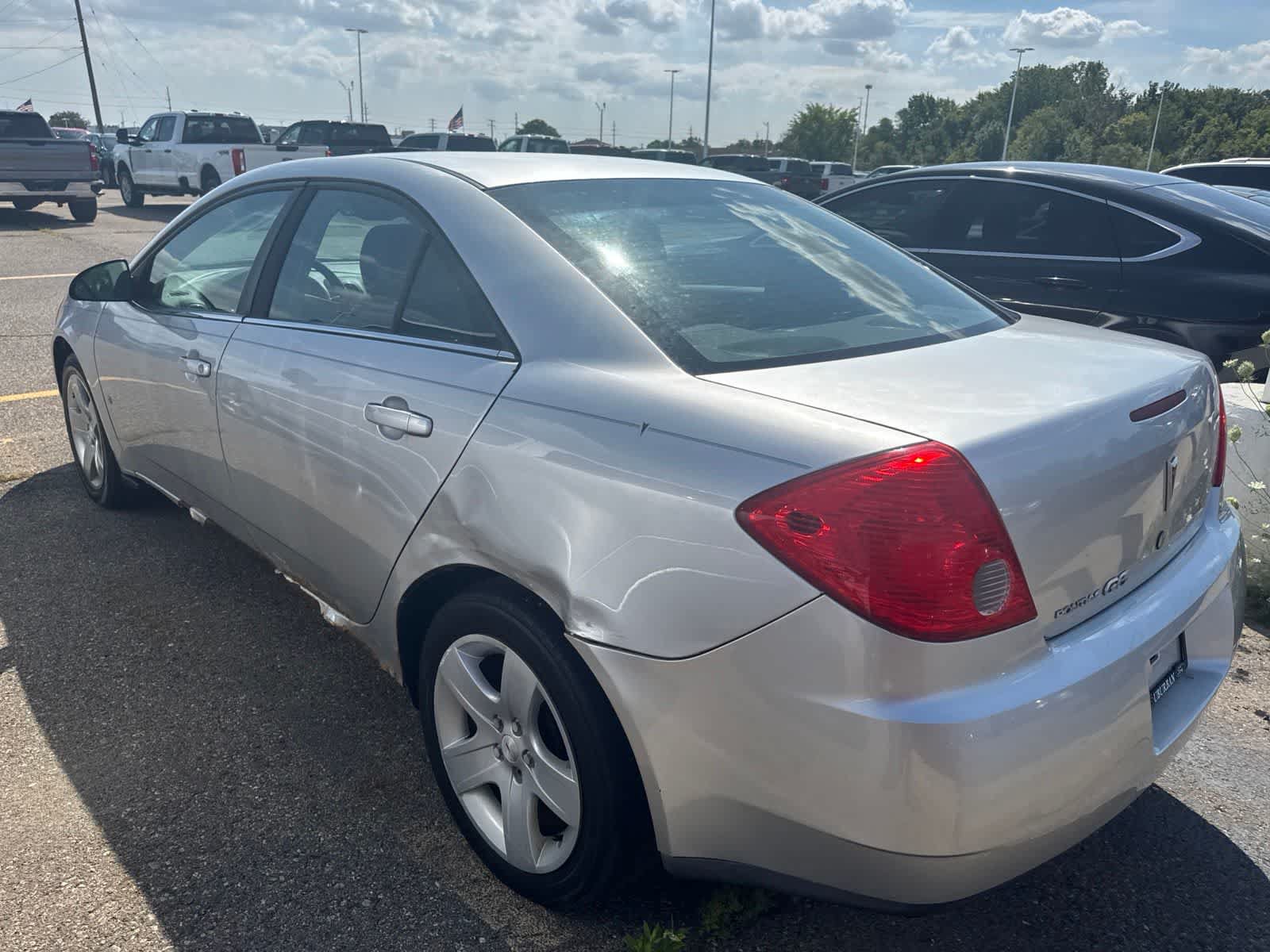 Used 2009 Pontiac G6 Sedan w/ Sun And Sound Package FWD image 17