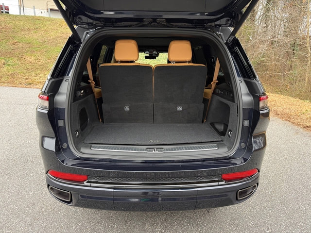 Used 2023 Jeep Grand Cherokee L Summit w/ Advanced Protech Group IV image 21