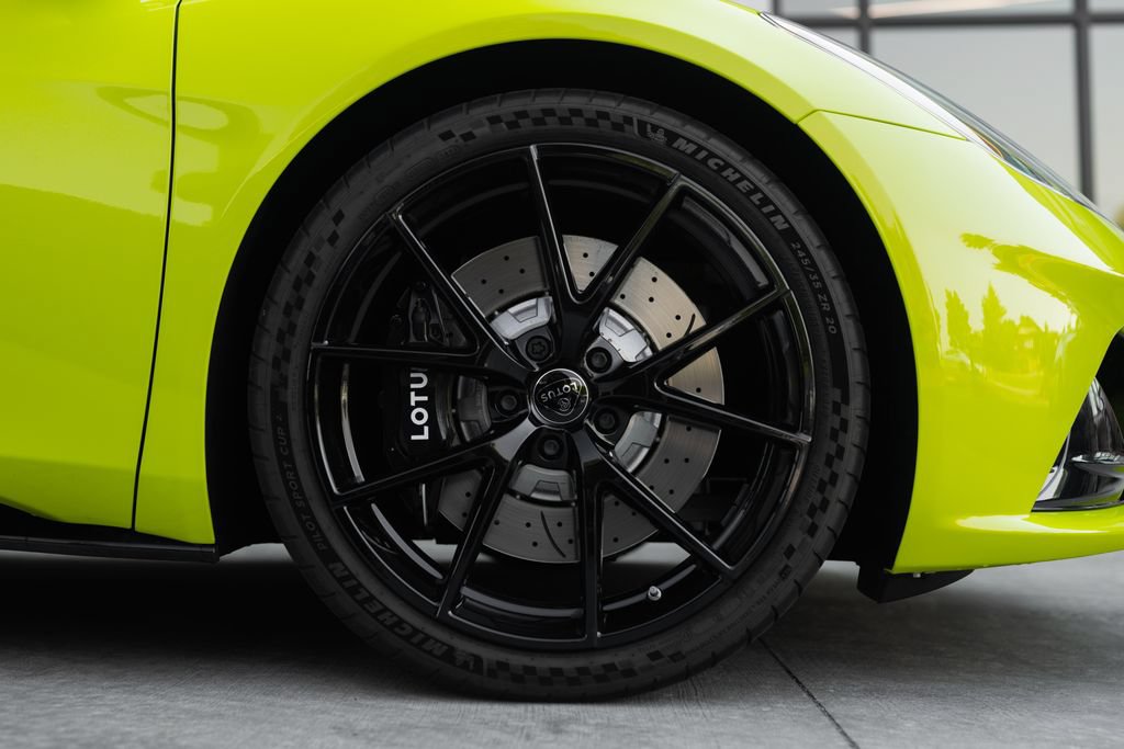 Used 2025 Lotus Emira RWD image 11