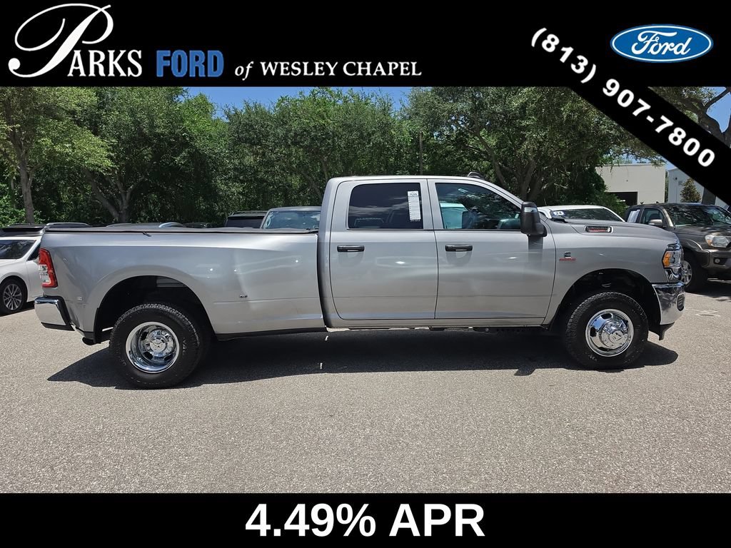 Used 2024 RAM 3500 Tradesman w/ Chrome Appearance Group AWD/4WD image 4