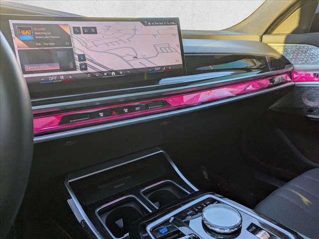 Used 2025 BMW i7 xDrive60 image 15