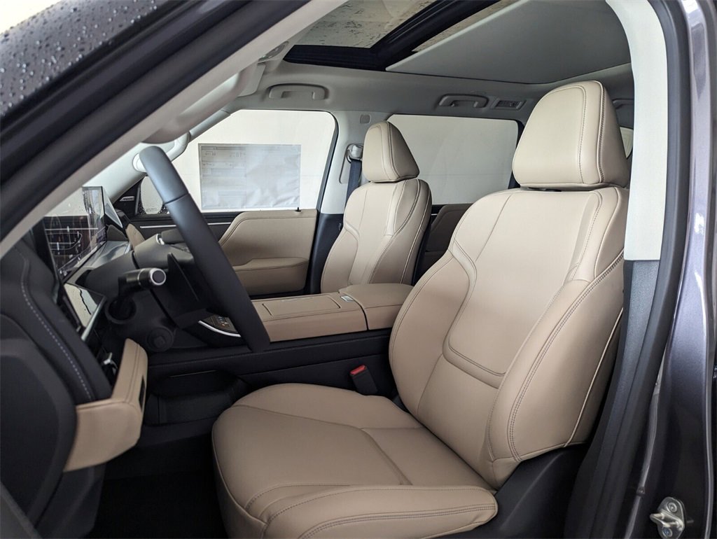 New 2026 INFINITI QX80 Pure w/ Cargo Package image 5