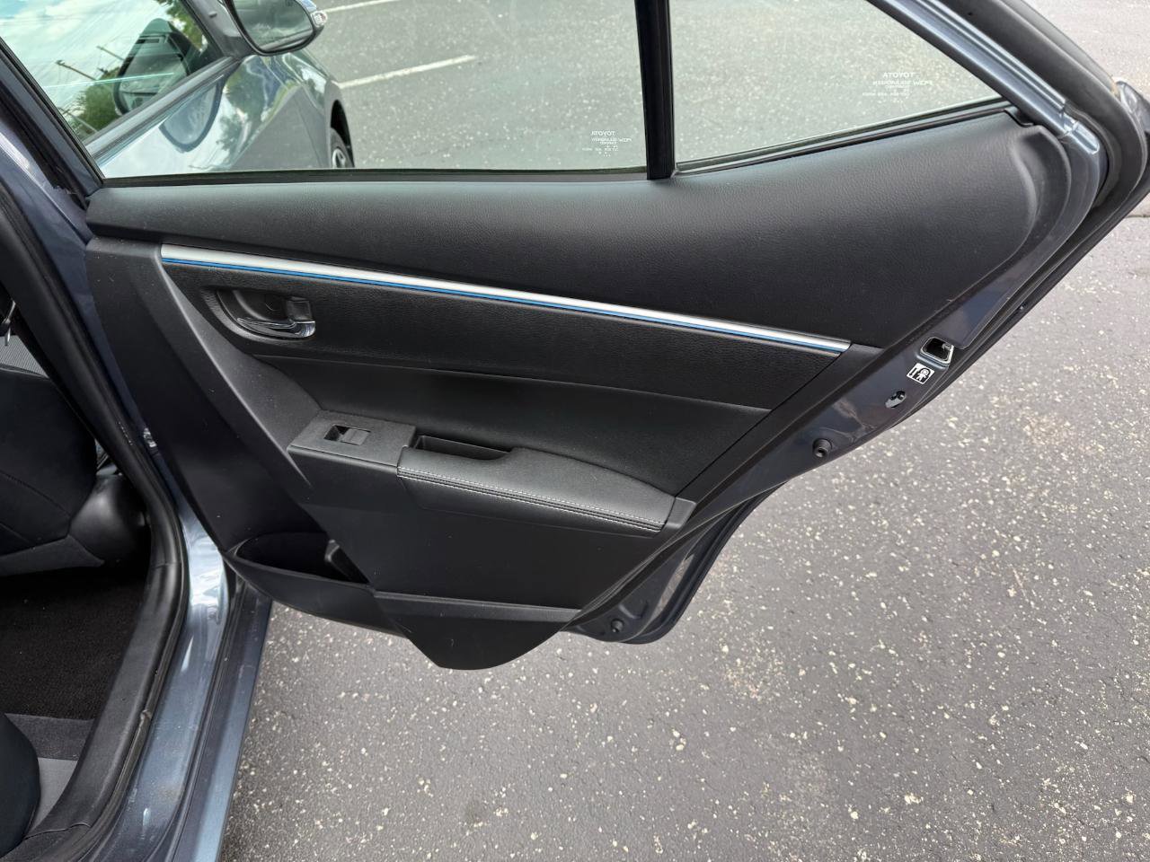 Used 2015 Toyota Corolla S image 20