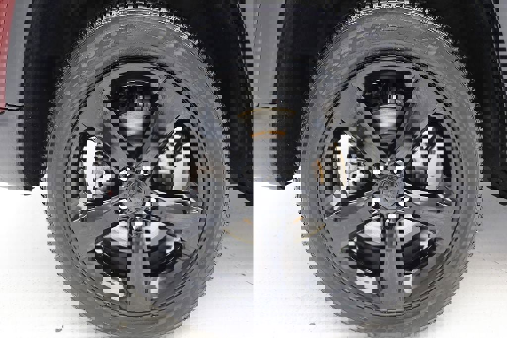 Used 2024 Jeep Grand Cherokee Altitude image 9