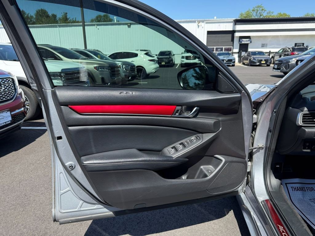 Used 2018 Honda Accord Sport image 8