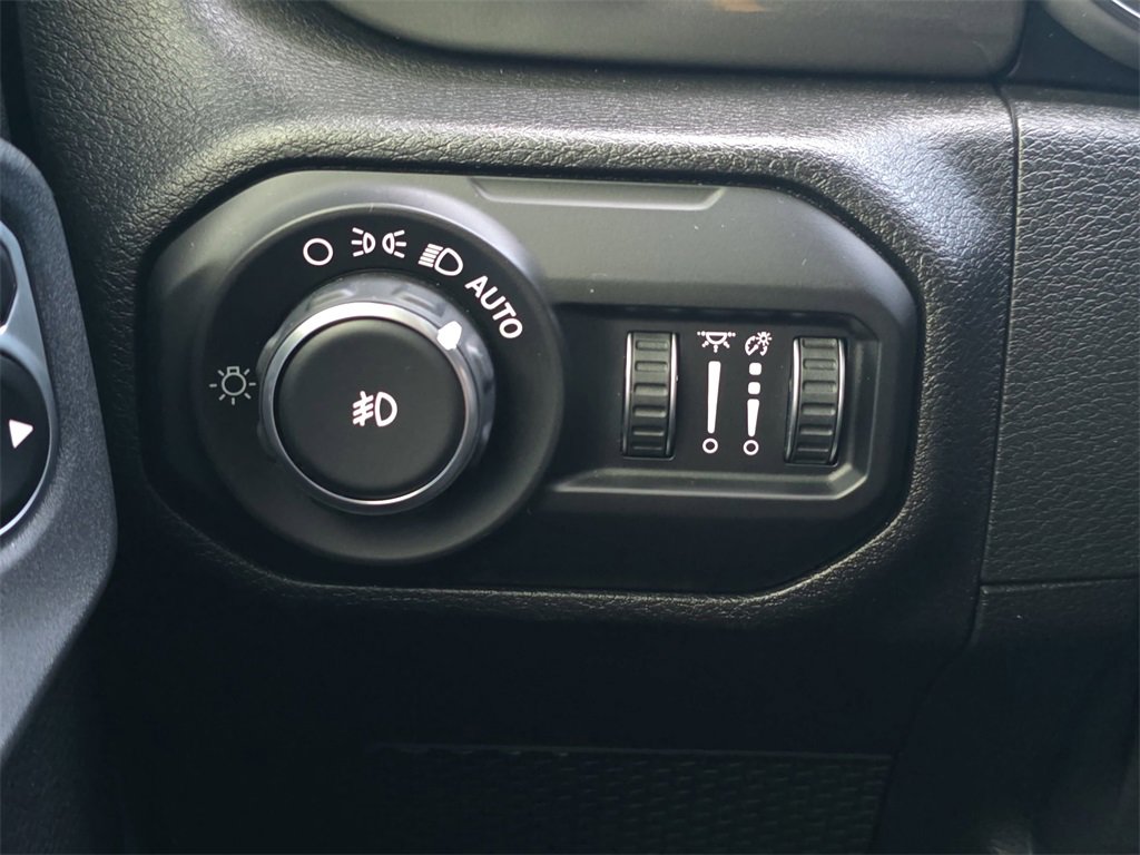 Used 2019 Jeep Wrangler Unlimited Sahara image 31